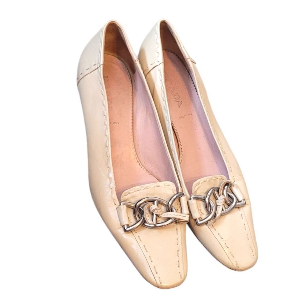 Prada Vintage Y2K Beige Leather Chain Loafer Kitten Heels Women's Size 37.5/US 7